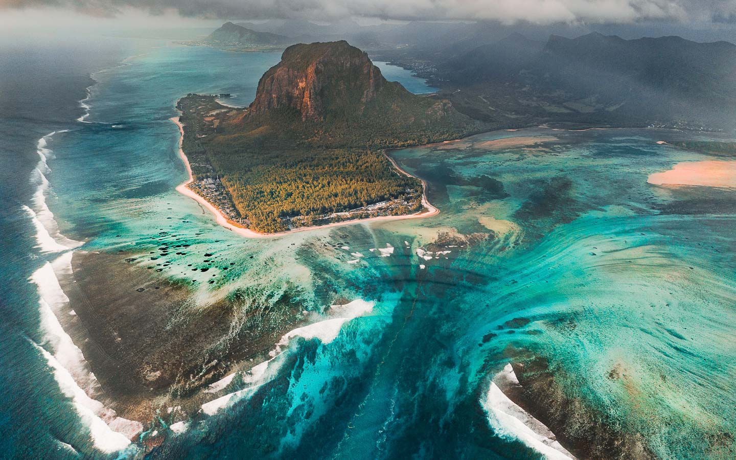 Best Helicopter Tour in Mauritius - Explore the Enchanting Underwater Waterfall from the East